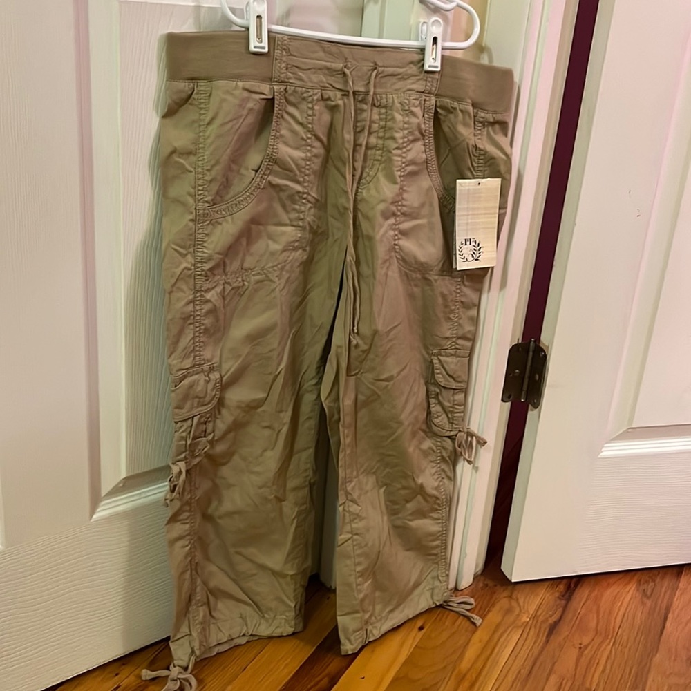 Woman’s pants size 6 khaki - Picture 2 of 5